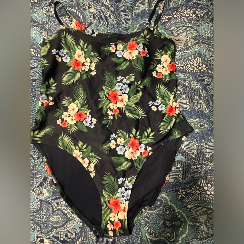 Old Navy Floral One Piece Swimsuit 2xl NWT